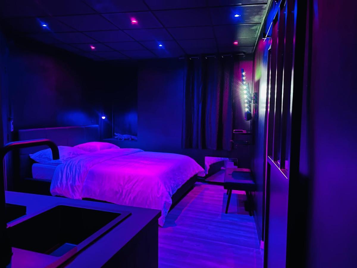 Love Room Suite Dirty Diana Aubagne Bagian luar foto
